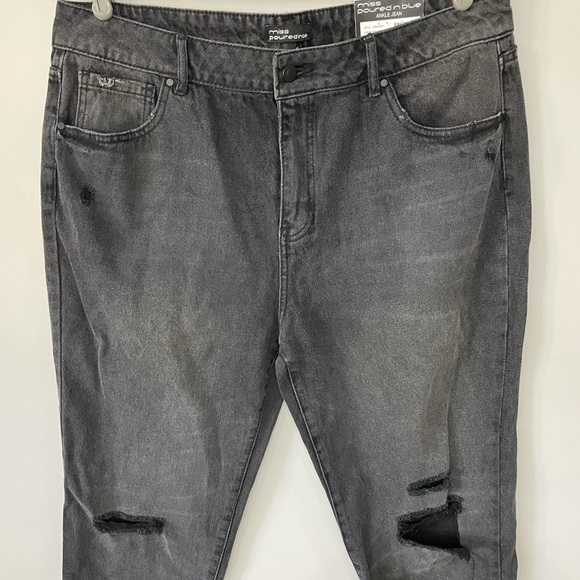 Miss poured in blue NWT distressed high waisted ankle jeans - Picture 2 of 8